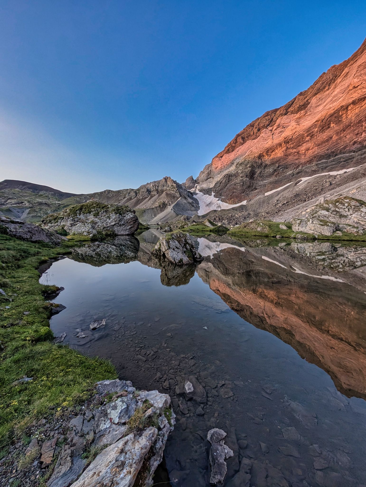 PXL 20250803 045627134