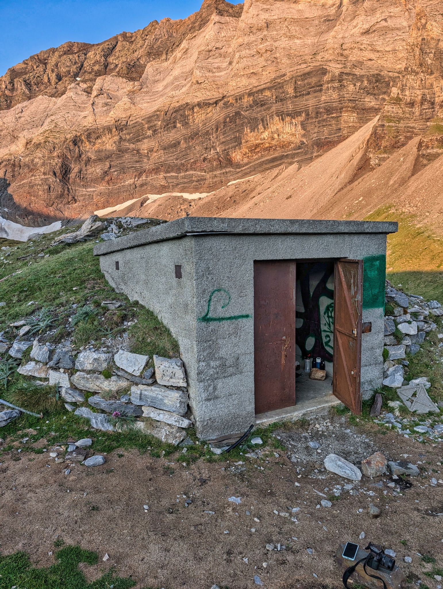 PXL 20250803 051746327