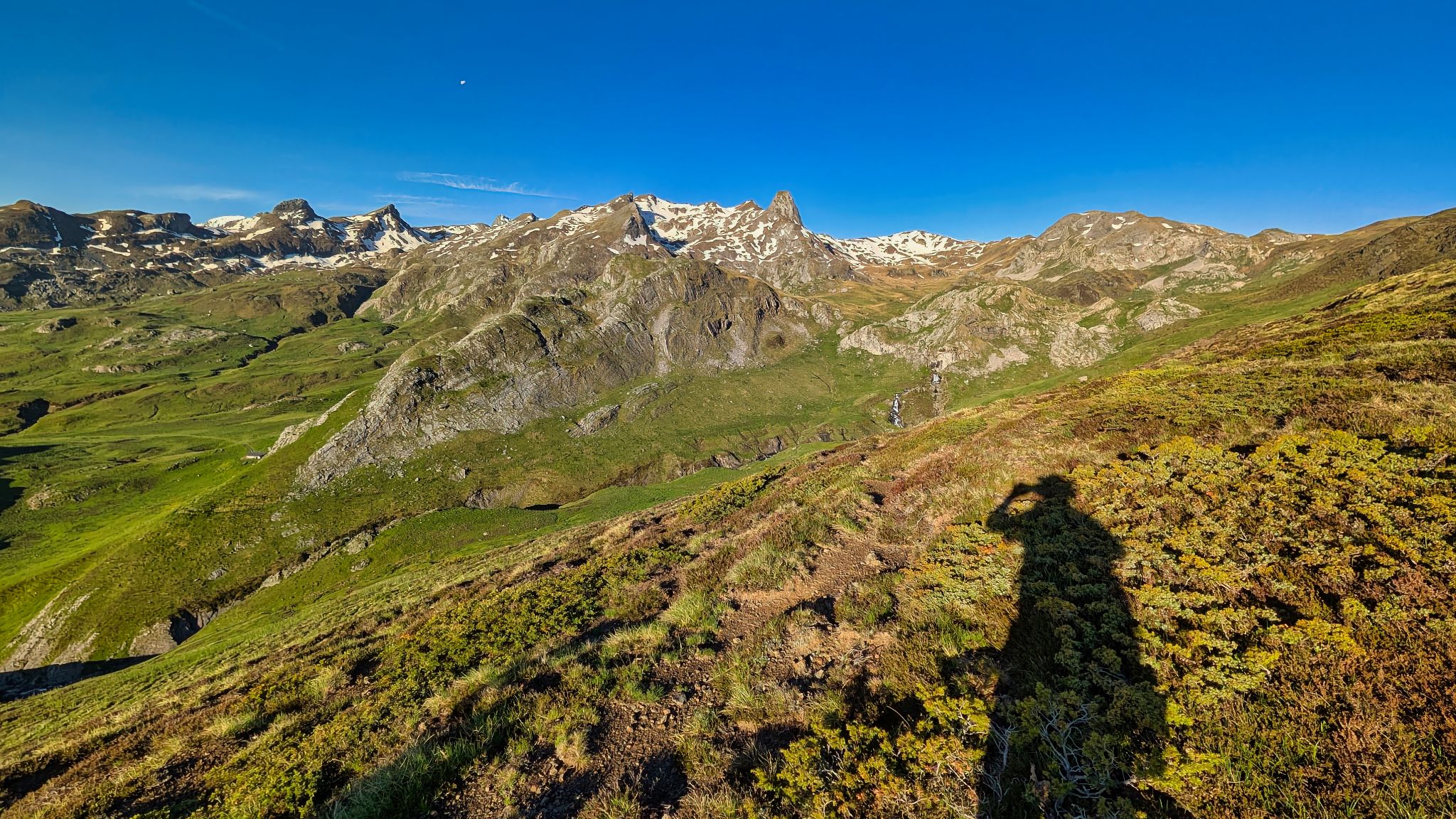 PXL 20250518 060731789