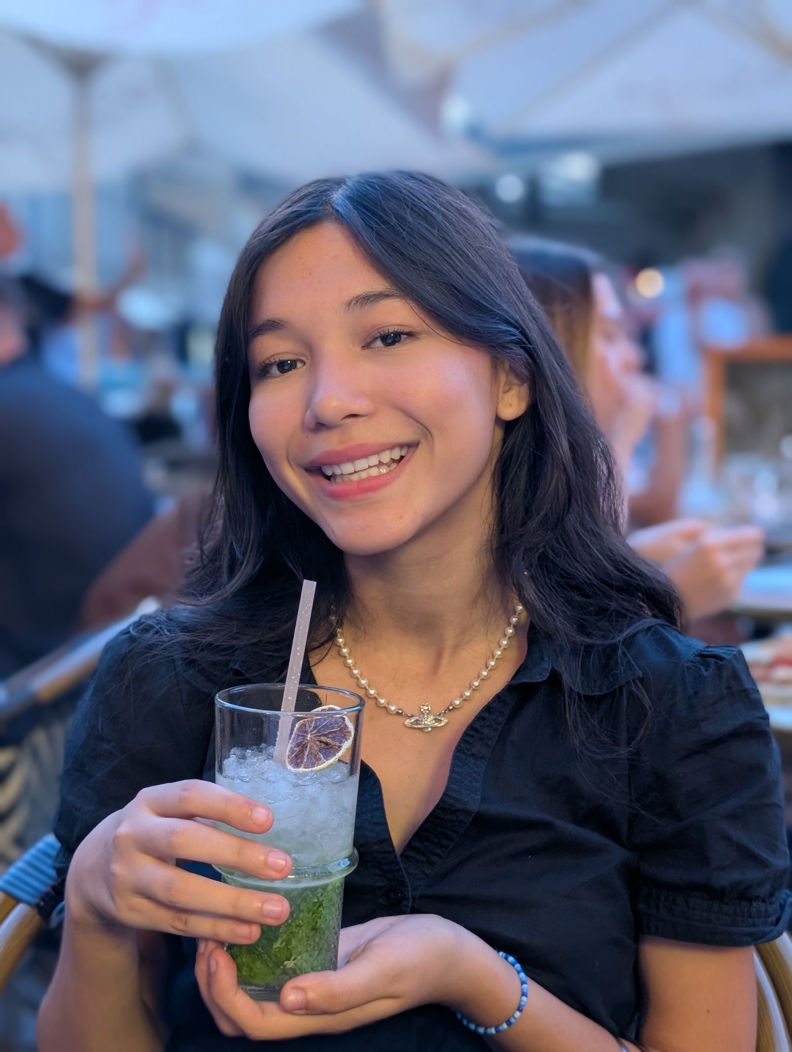 PXL 20250919 181251687.PORTRAIT