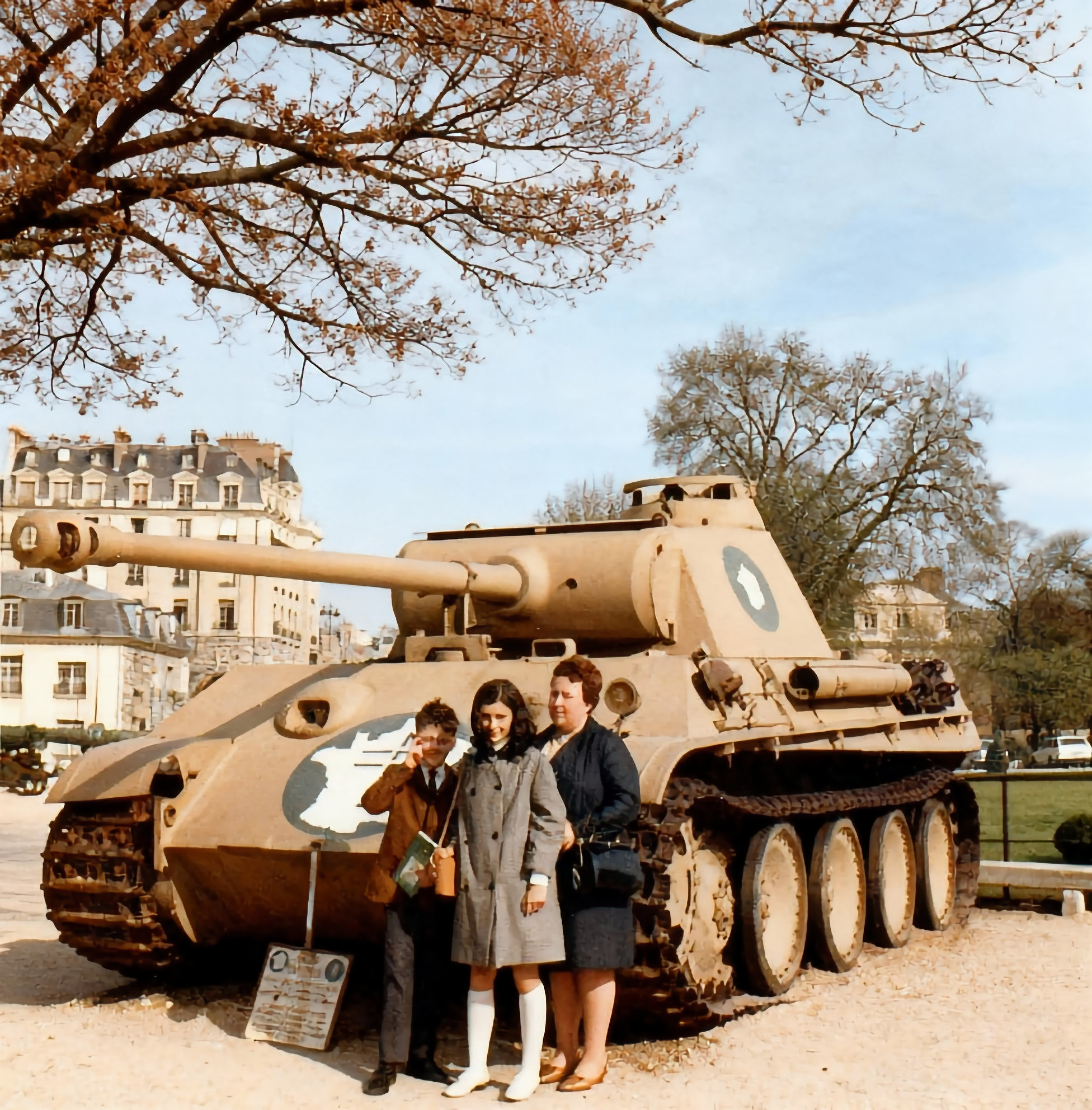 Flo vero jacqueline paris 1968 1 Restored