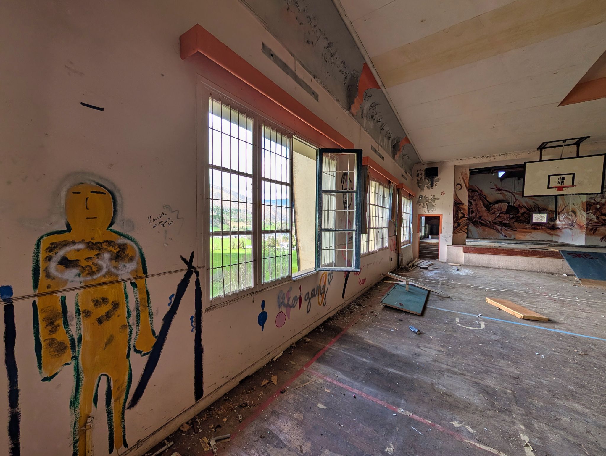 PXL 20250406 132639323