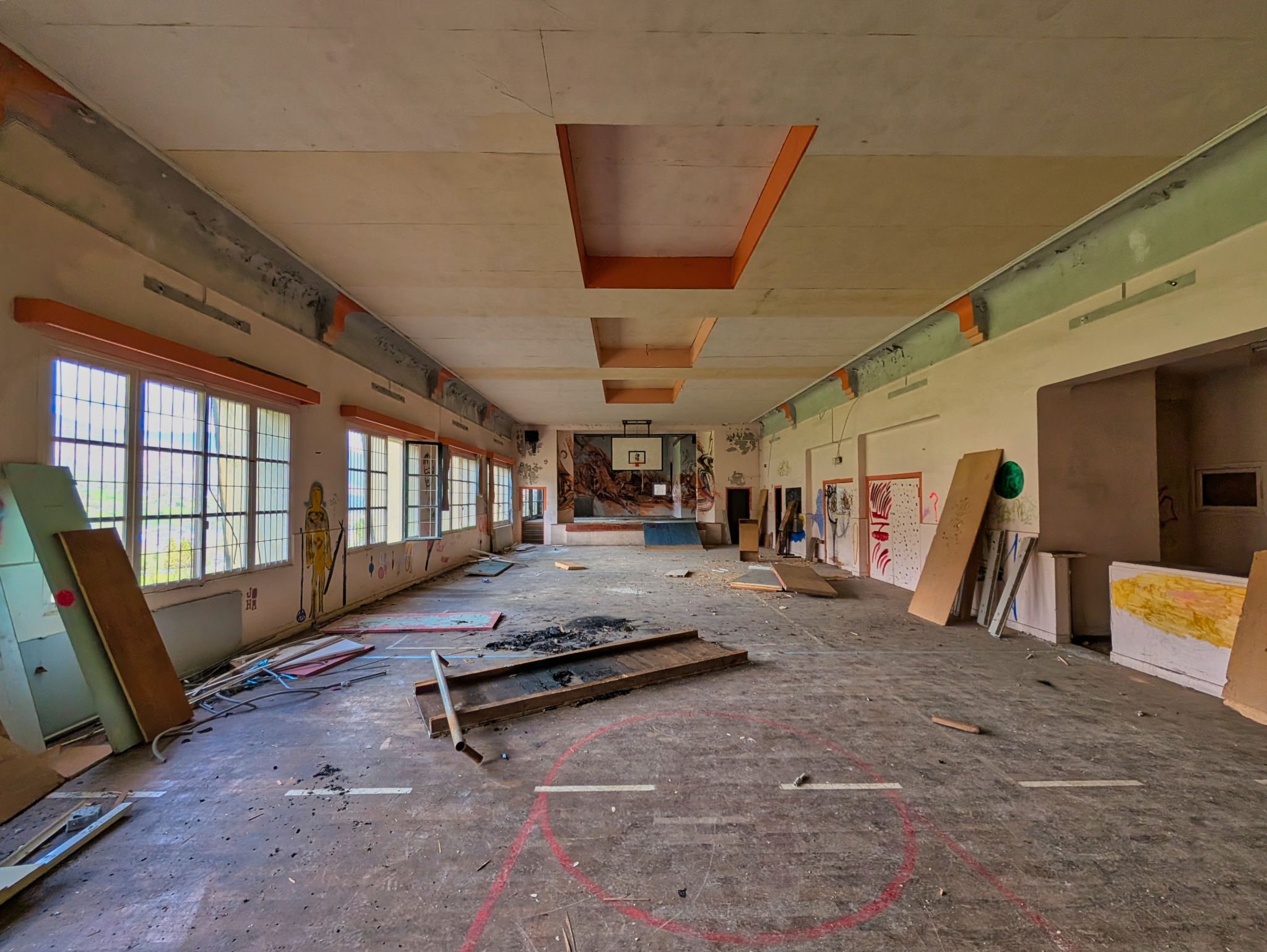 PXL 20250406 132720598