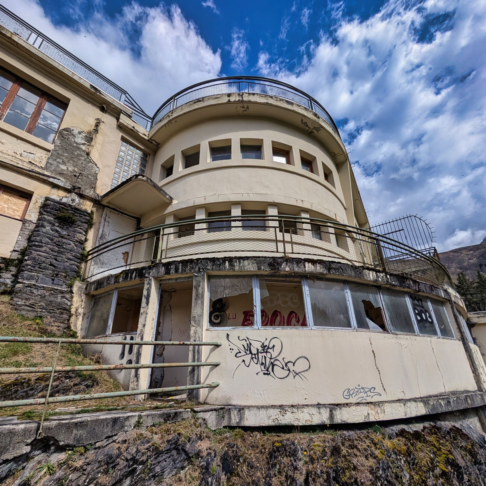 PXL 20250406 134527866